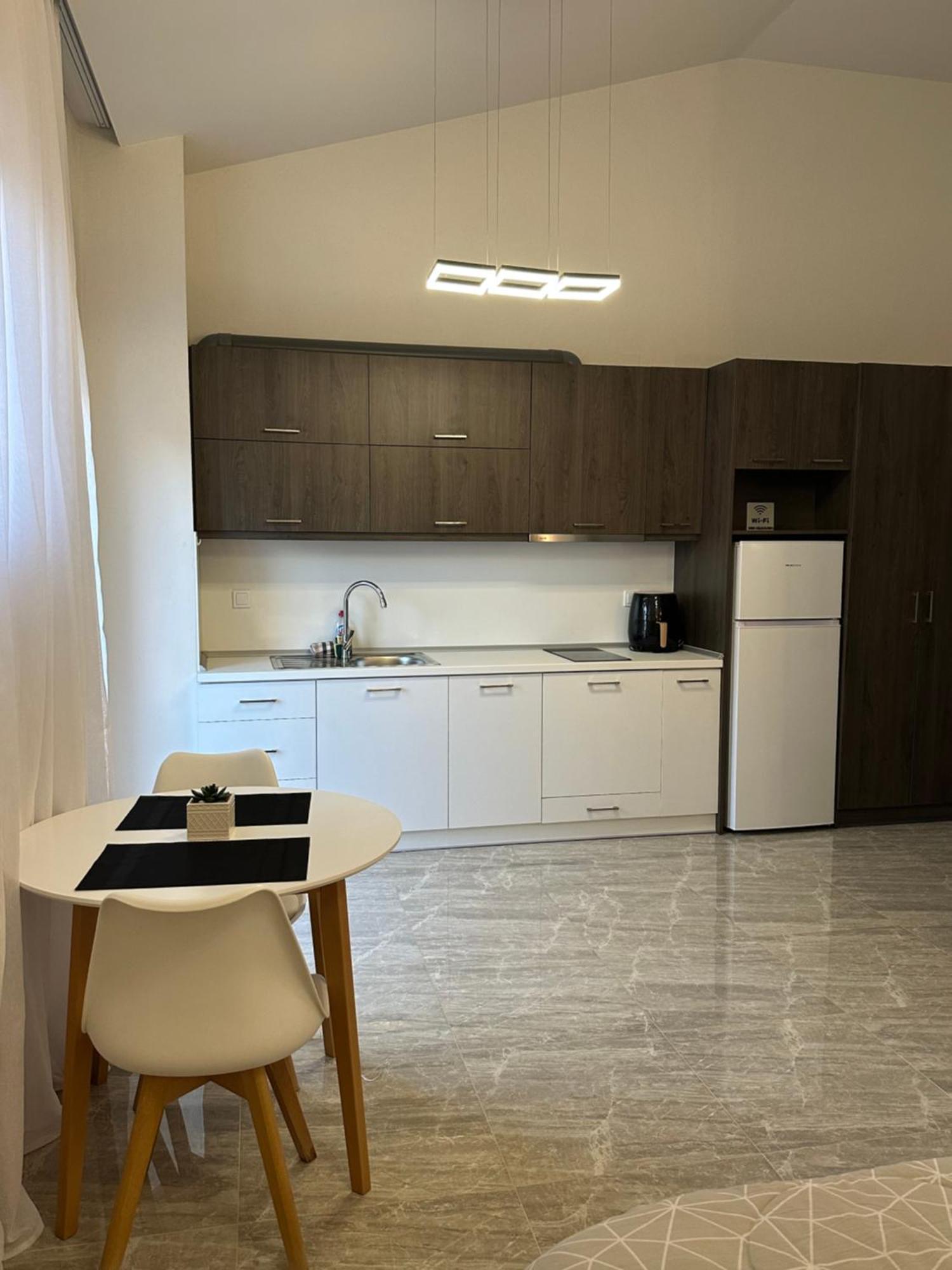 Natalie'S Apartments มากรี ภายนอก รูปภาพ